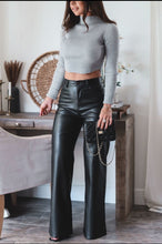 Charger l'image dans la galerie, pantalon droit femme en cuir