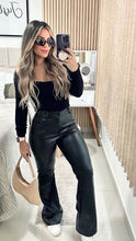 Charger l'image dans la galerie, pantalon élégant femme en cuir

