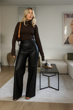 Charger l'image dans la galerie, pantalon élégant femme en cuir
