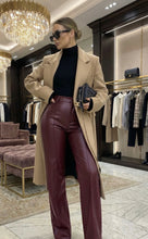 Charger l'image dans la galerie, pantalon élégant femme en cuir
