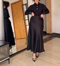 Charger l'image dans la galerie, Jupe en satin de soie - Élégance et confort printaniers
