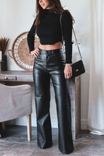 Charger l'image dans la galerie, pantalon droit femme en cuir
