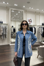 Charger l'image dans la galerie, Chemise en jean avec brodés
